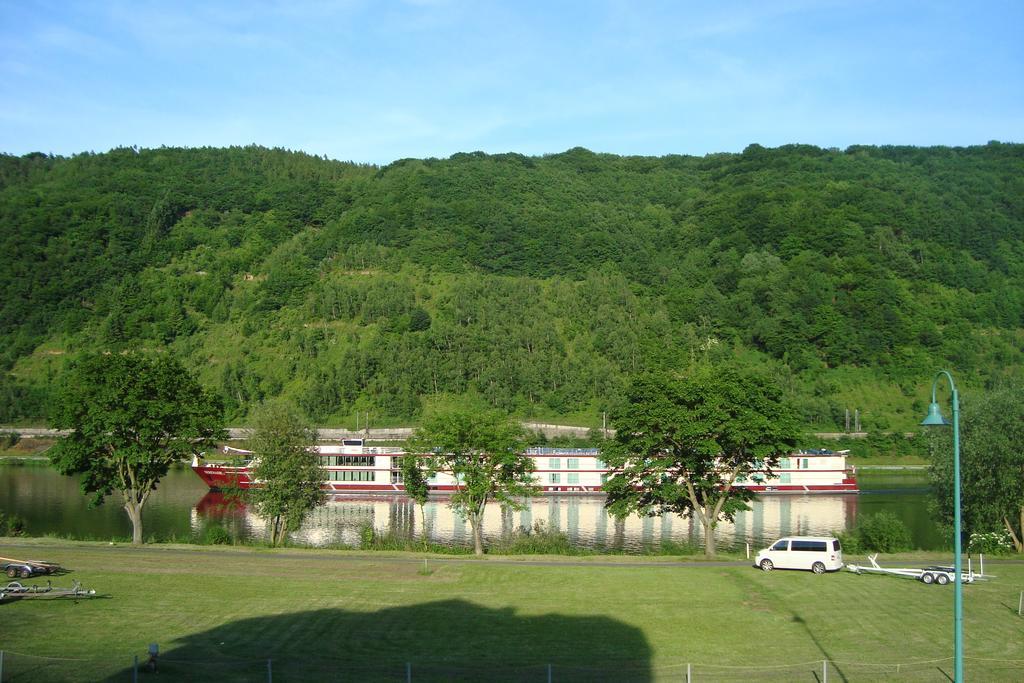 Residenz Moselstausee Sankt Aldegund Esterno foto